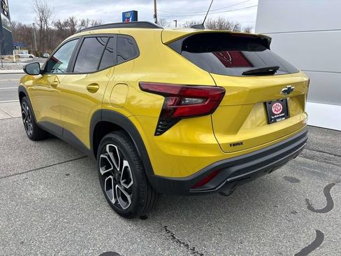 Used 2024 Chevrolet Trax RS w/ Driver Confidence Package image 4