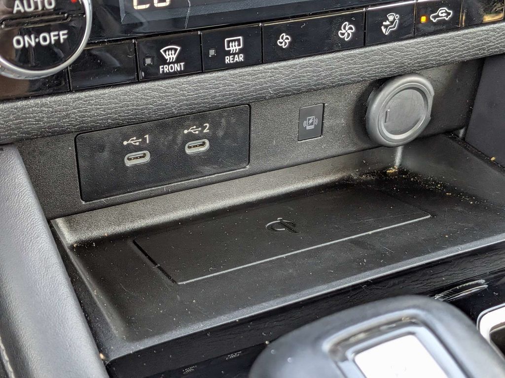Used 2025 Mitsubishi Outlander SE FWD image 23