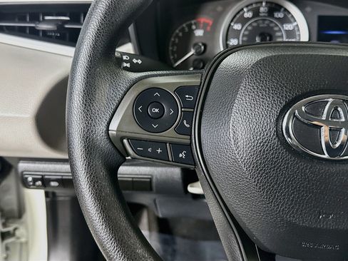 Used 2021 Toyota Corolla LE FWD image 14