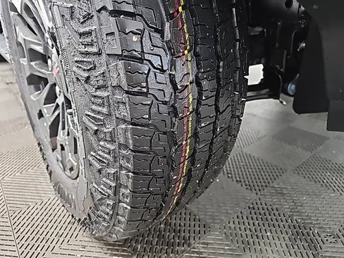 New 2026 GMC Canyon Elevation w/ Convenience Package image 49