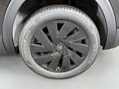 New 2026 Volkswagen Atlas Cross Sport SE image 29