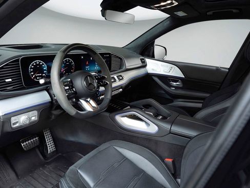 Used 2024 Mercedes-Benz GLS 63 AMG 4MATIC image 9