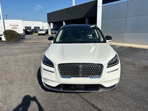 Used 2022 Lincoln Corsair Reserve w/ Elements Package FWD image 2