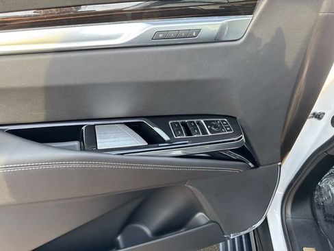 New 2026 Cadillac Escalade ESV Luxury w/ LPO, Floor Liner Package AWD/4WD image 19