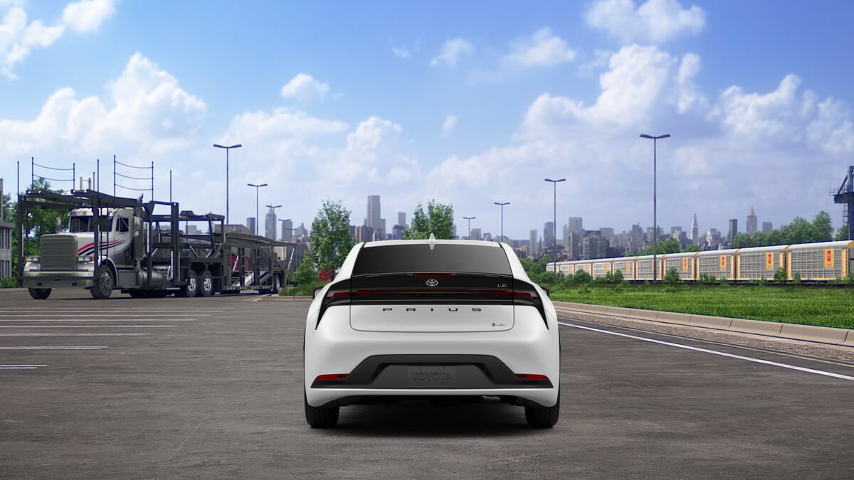 New 2027 Toyota Prius LE FWD image 8