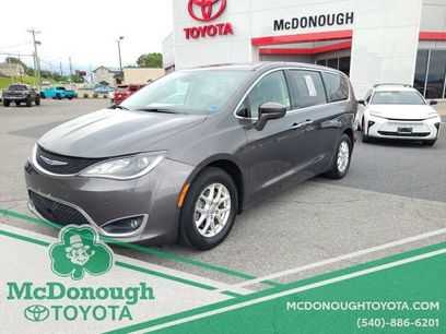 Used 2020 Chrysler Pacifica Touring w/ Advanced Safetytec Group