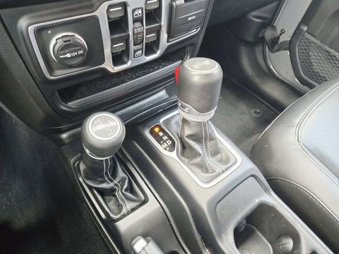 Used 2023 Jeep Wrangler Unlimited Sahara w/ Cold Weather Group image 38