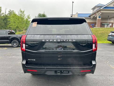 Used 2025 Ford Expedition Active RWD image 7