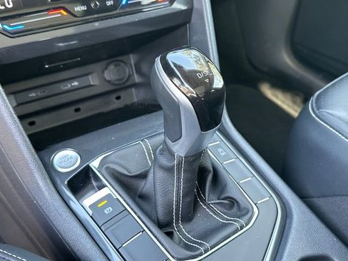 Used 2024 Volkswagen Tiguan SE image 22