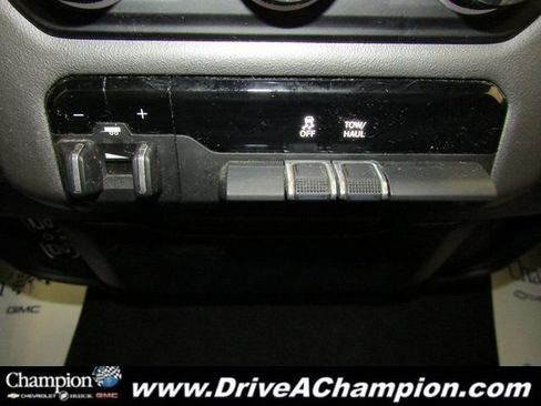 Used 2022 RAM 2500 Big Horn image 33