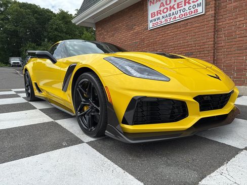 Used 2019 Chevrolet Corvette ZR1 RWD image 5