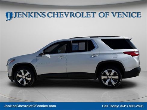 Certified 2021 Chevrolet Traverse LT w/ LT Premium Package image 9