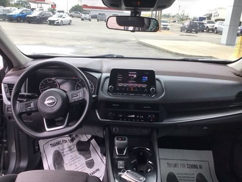 Used 2023 Nissan Rogue SV FWD image 12