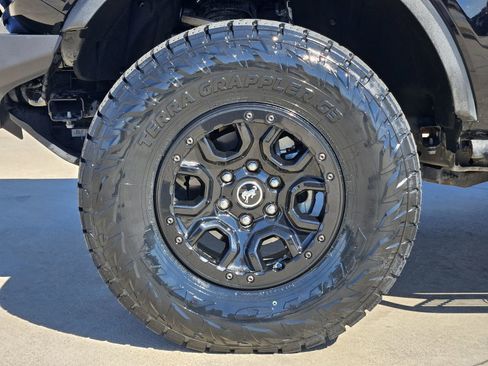 Used 2022 Ford Bronco Wildtrak image 12