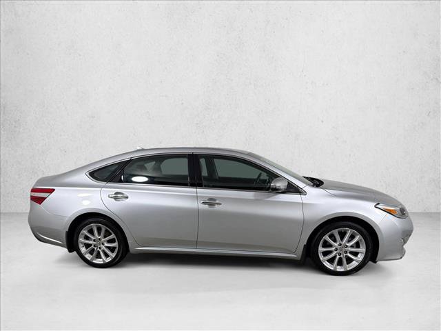 Used 2014 Toyota Avalon Limited w/ Technology Package FWD image 4