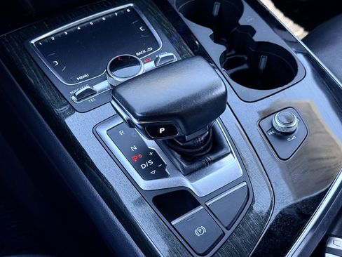 Used 2018 Audi Q7 3.0T Premium image 31