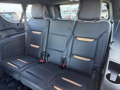 Used 2023 GMC Yukon XL AT4 w/ AT4 Premium Package image 7
