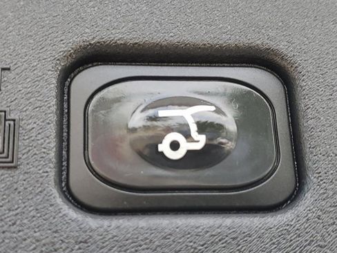 Certified 2024 Lincoln Nautilus Reserve w/ Equipment Group 202A image 11