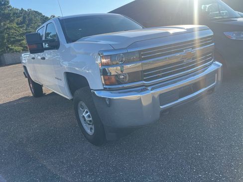 Used 2018 Chevrolet Silverado 2500 W/T w/ WT Convenience Package AWD/4WD image 5