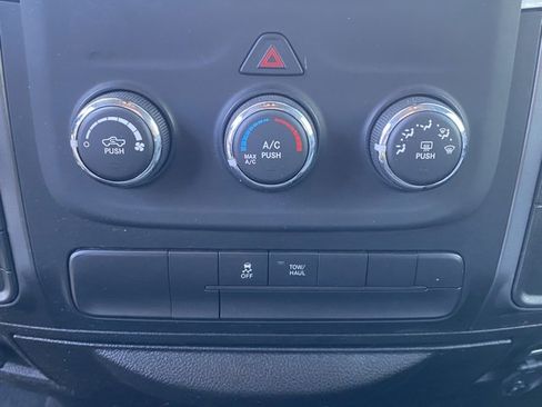 Used 2021 RAM 1500 Classic SLT image 21