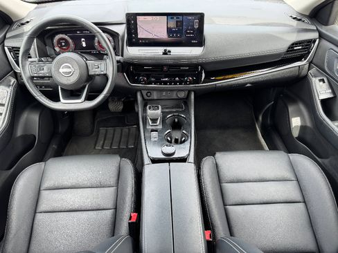 Used 2024 Nissan Rogue SL image 10