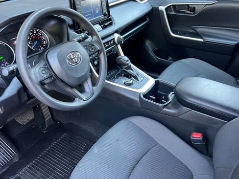 Certified 2022 Toyota RAV4 LE AWD/4WD image 11