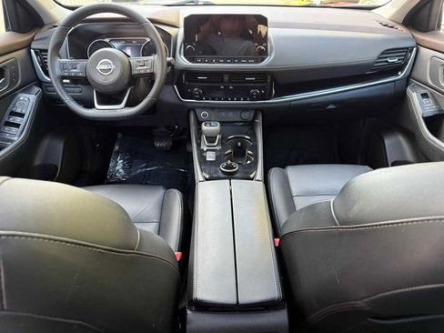 Used 2022 Nissan Rogue SL w/ SL Premium Package image 19