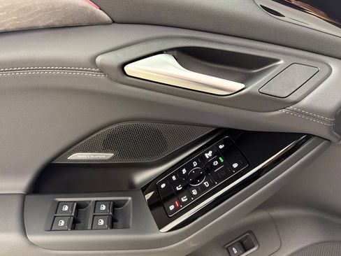 Certified 2025 Audi A6 e-tron Premium Plus w/ Premium Plus image 10