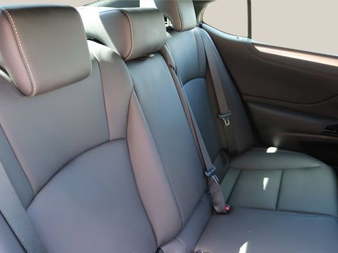 Used 2024 Lexus ES 350 F Sport w/ Accessory Package (Z2) FWD image 17