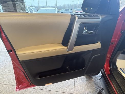 Used 2018 Toyota 4Runner SR5 image 21