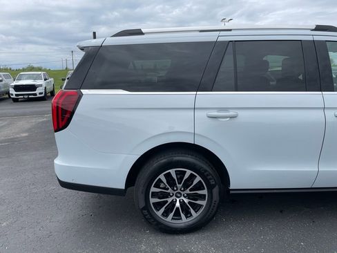 Used 2025 Ford Expedition Platinum AWD/4WD image 36