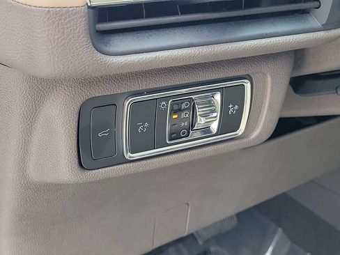 Used 2024 Lincoln Corsair FWD image 22