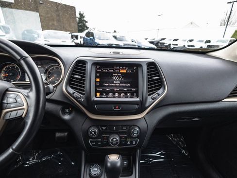 Used 2015 Jeep Cherokee Limited image 26