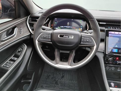 Used 2023 Jeep Grand Cherokee 4WD 4xe image 41