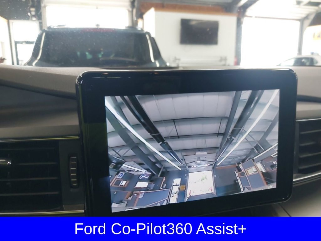Used 2022 Ford Explorer XLT w/ Equipment Group 202A AWD/4WD image 6