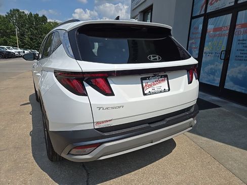 Used 2025 Hyundai Tucson SEL FWD image 8