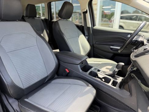 Used 2018 Ford Escape SE w/ SE Sport Appearance Package AWD/4WD image 16