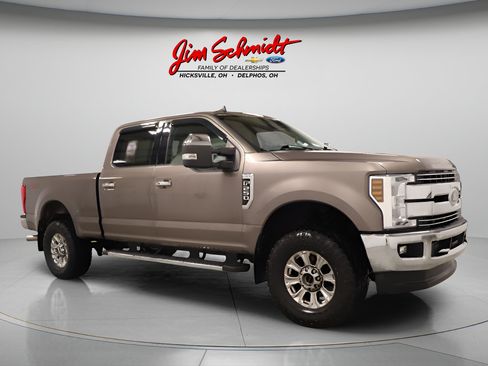 Used 2019 Ford F250 Lariat w/ Lariat Ultimate Package AWD/4WD image 2