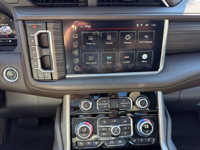 Used 2023 GMC Yukon Denali w/ Advanced Technology Package RWD image 11