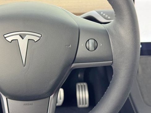 Used 2024 Tesla Model Y Performance image 20