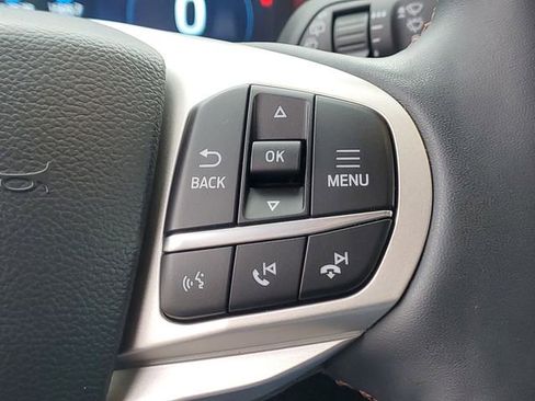 Used 2025 Ford Explorer Active w/ Active Comfort Package image 19