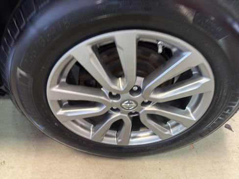 Used 2013 Nissan Pathfinder SL w/ Trailer Tow Pkg AWD/4WD image 34