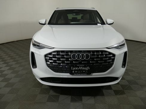 New 2025 Audi Q5 Premium Plus image 8