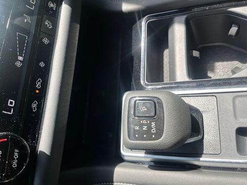 Used 2025 Nissan Pathfinder SL AWD/4WD image 26