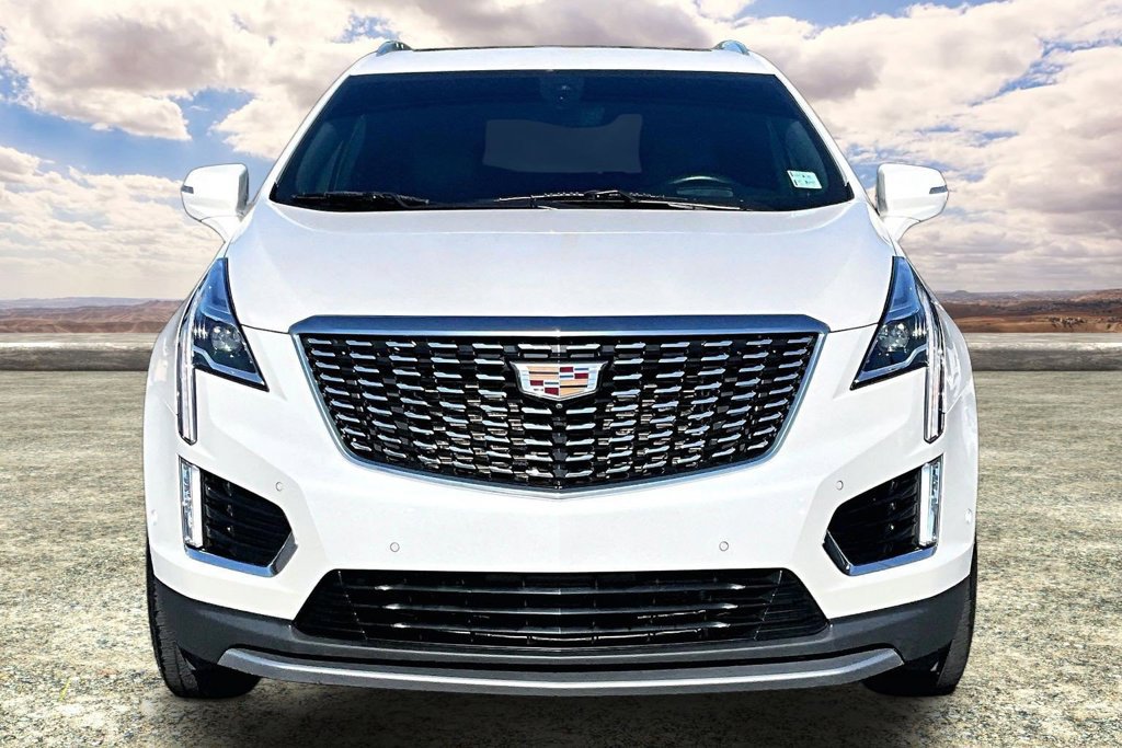 Used 2022 Cadillac XT5 Premium Luxury w/ Technology Package FWD image 2