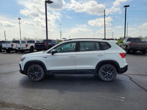 Used 2023 Volkswagen Taos S image 7