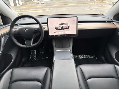 Used 2023 Tesla Model Y Long Range image 17