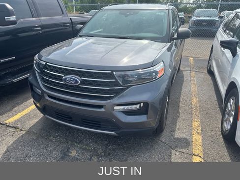 Used 2022 Ford Explorer XLT w/ Equipment Group 202A AWD/4WD image 1