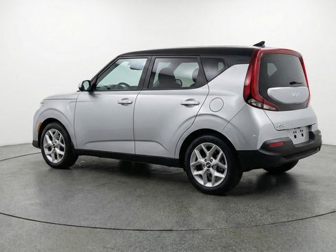 Used 2025 Kia Soul LX w/ LX Technology Package FWD image 6