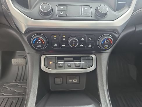 Used 2023 GMC Acadia SLT w/ Elevation Edition AWD/4WD image 21